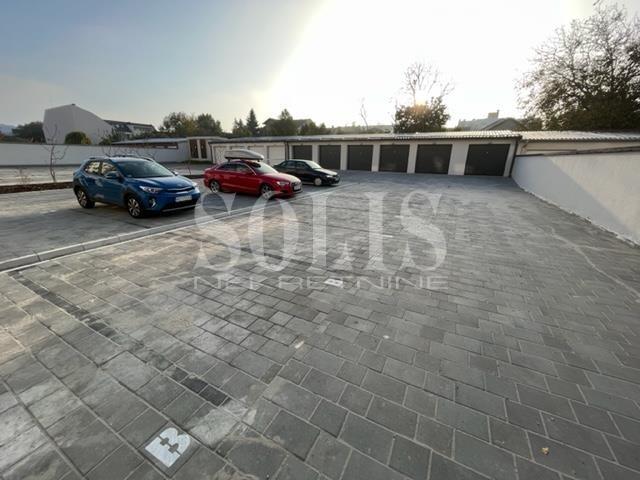 GARAŽA, Petrovaradin, Širi centar | Šifra: 9000423