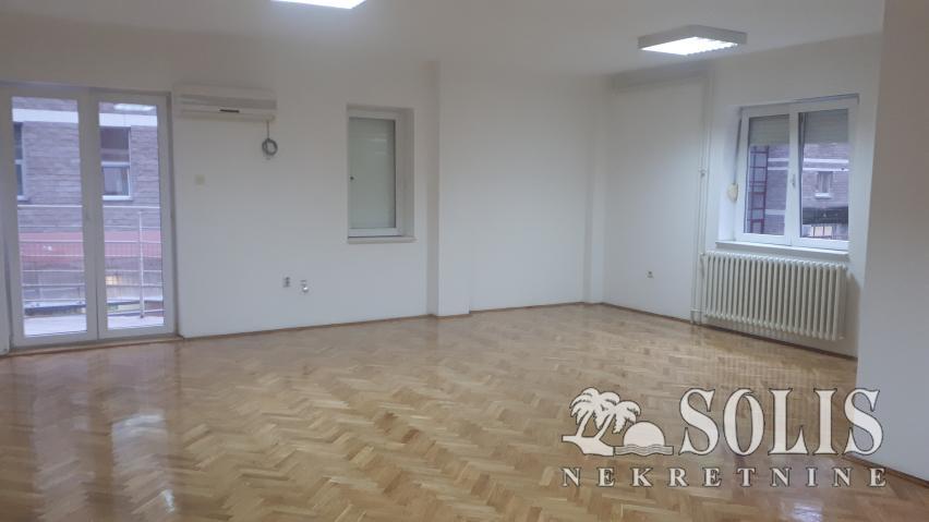 Mieten, Wohnung<br>73 m<sup>2</sup>, Novi Sad