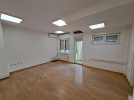 Renting, Poslovni prostor<br>395 m<sup>2</sup>, Novi Sad