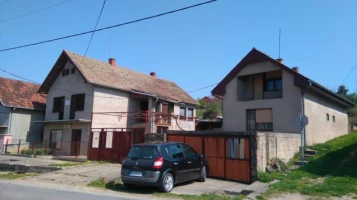 Дом, Samostalna, Vrdnik, Selo