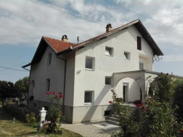 House, Samostalna, Sremska Kamenica, Čardak
