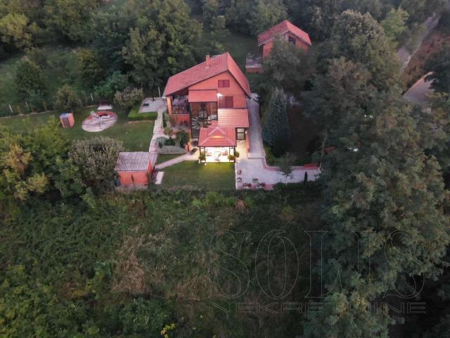 Дом, Sremska Kamenica, Artiljevo | Šifra: 3003356