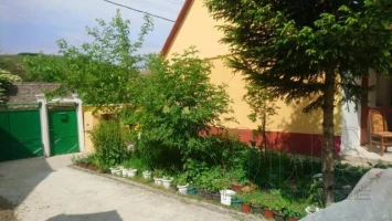 Кућа, Samostalna, Sviloš, Širi centar