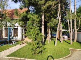 House, Samostalna, Sremska Kamenica, Čardak