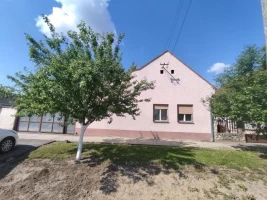 Kuća, Samostalna, Zmajevo, Zmajevo