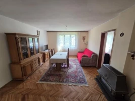 Kuća, Samostalna, Ledinci, Stari Ledinci