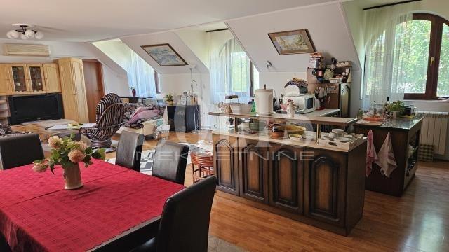 VETERNIK, KUĆA 643M2