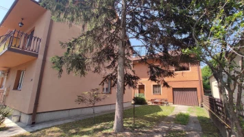 Kuća, Dvojna, Veternik, Širi centar