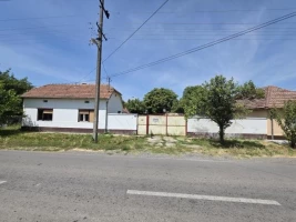 Kuća, Ruševna, Srbobran, Centar