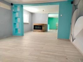 Дом, Samostalna, Bačko Gradište, Širi centar