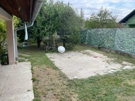 Kuća, Samostalna, Futog, Širi centar