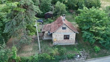 Kuća, Samostalna, Sremska Kamenica, Popovica