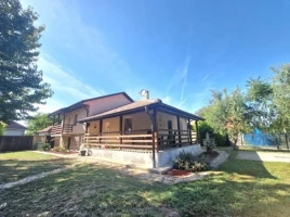 Kuća, Samostalna, Bački Petrovac, Centar