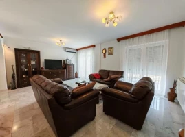 Kuća, Samostalna, Sremska Kamenica, Tatarsko brdo