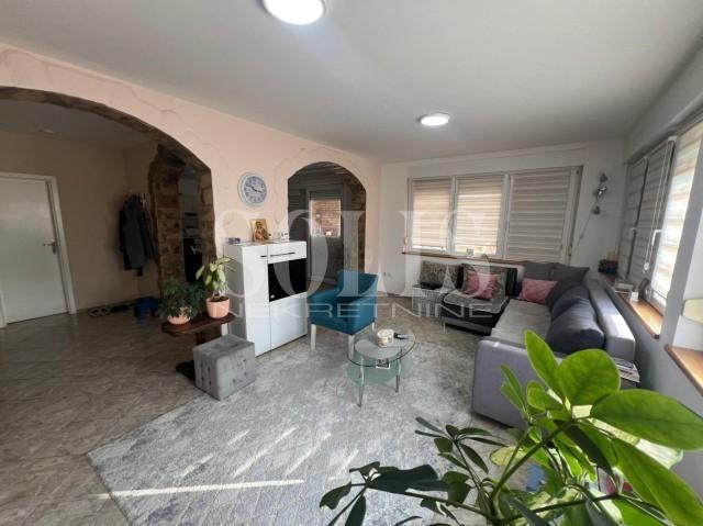 KUĆA, Rumenka, Širi centar | Šifra: 3004357