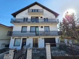 Kuća, Samostalna, Sremska Kamenica, Širi centar