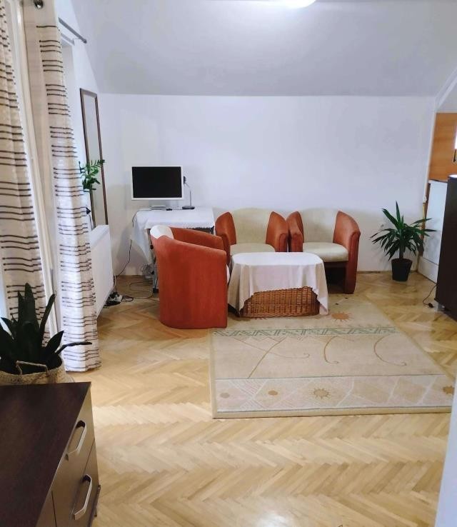Novi Sad Telep - južni Three and a half-room apartment
