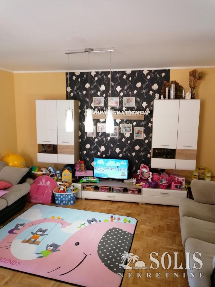 Novi Sad Socijalno Three-room apartment