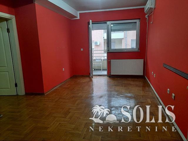 Novi Sad Podbara Two and a half-room apartment
