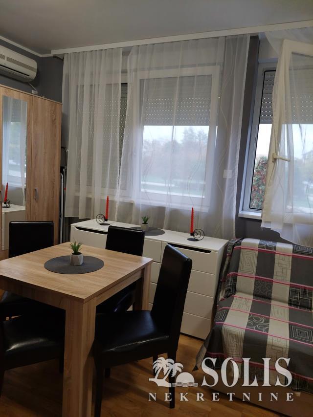 Novi Sad Novo naselje - Šarengrad Two-room apartment (one bedroom)
