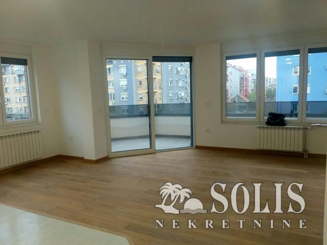 Apartment, Three-room apartment<br>90 m<sup>2</sup>, Detelinara