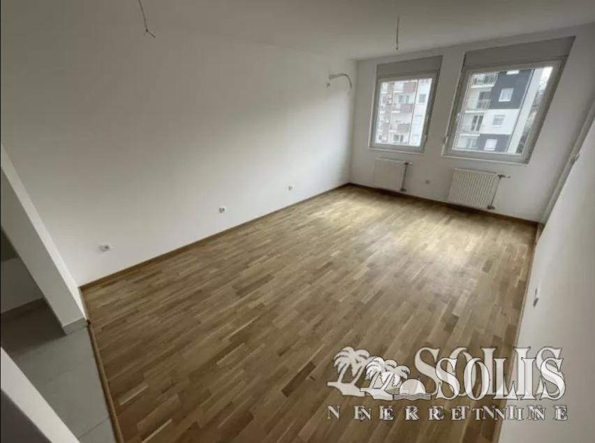 Novi Sad Somborski bulevar Two and a half-room apartment
