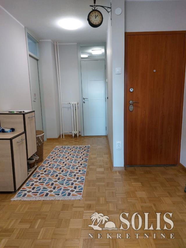 Novi Sad Novo naselje Three-room apartment