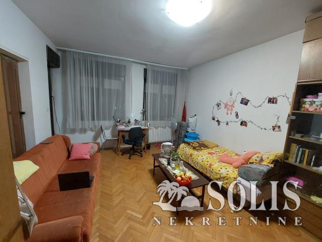 Apartment, Three-room apartment<br>70 m<sup>2</sup>, Grbavica