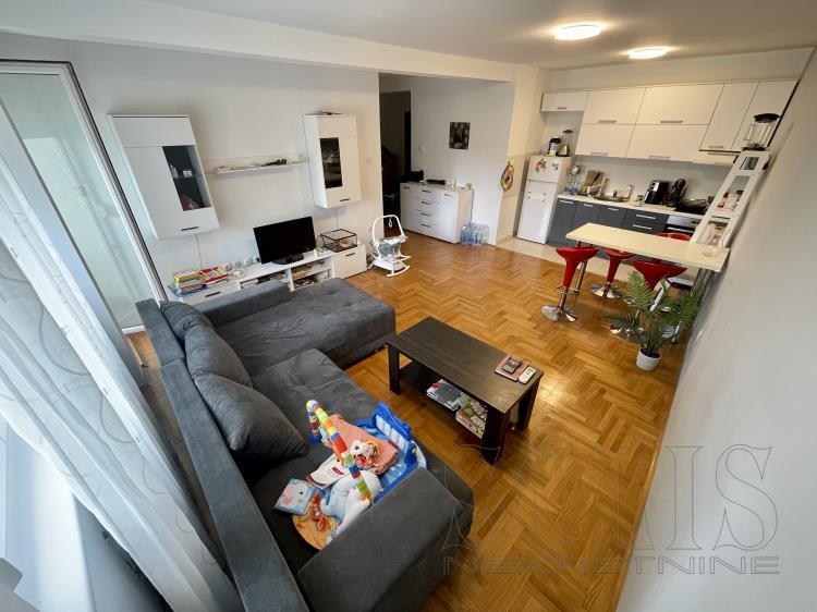 Apartment, Three-room apartment<br>68 m<sup>2</sup>, Grbavica
