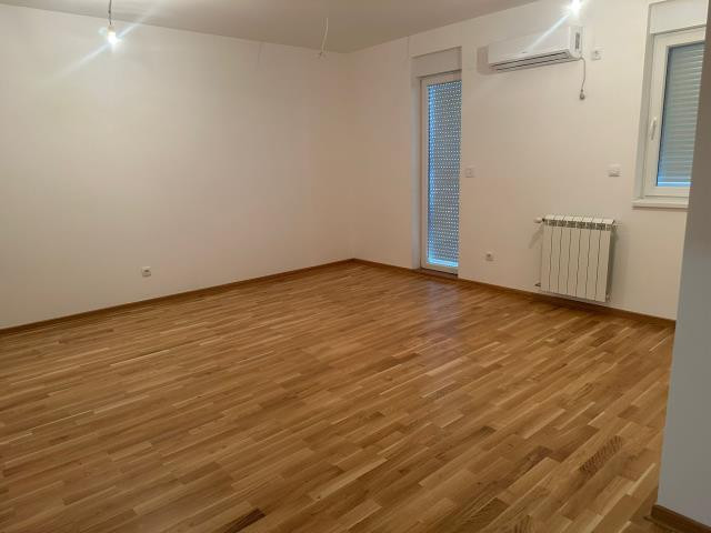 Apartment, Three-room apartment<br>64 m<sup>2</sup>, Konjarnik