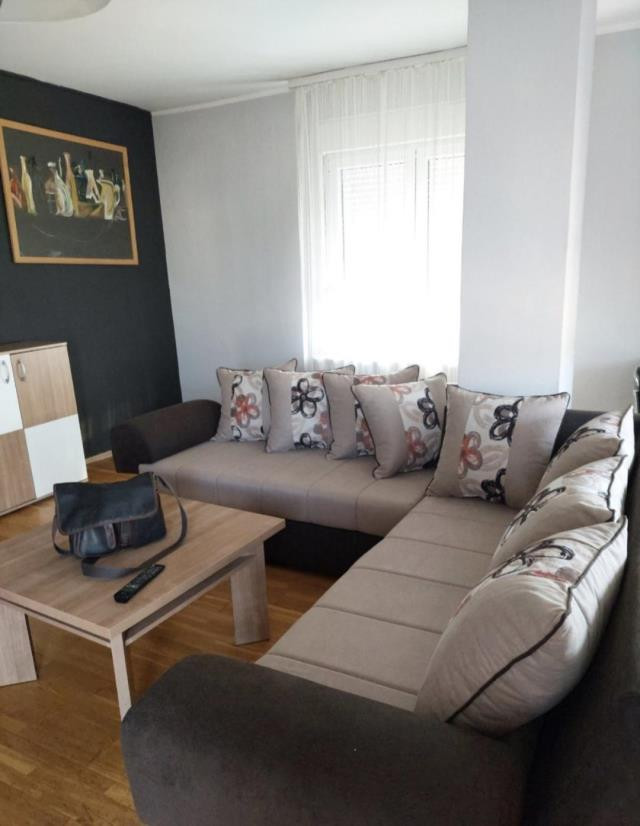Novi Sad Nova Detelinara Three-room apartment