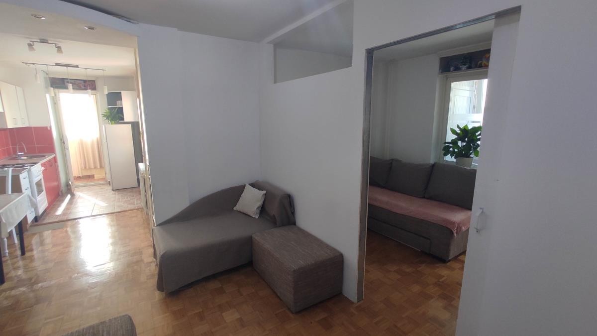 Novi Sad Novo naselje - Šarengrad Two and a half-room apartment