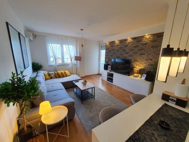 Novi Sad SAJAM KOMPLEKS Three-room apartment