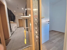 Stan, Četvorosoban<br>78 m<sup>2</sup>, Centar Riblja pijaca