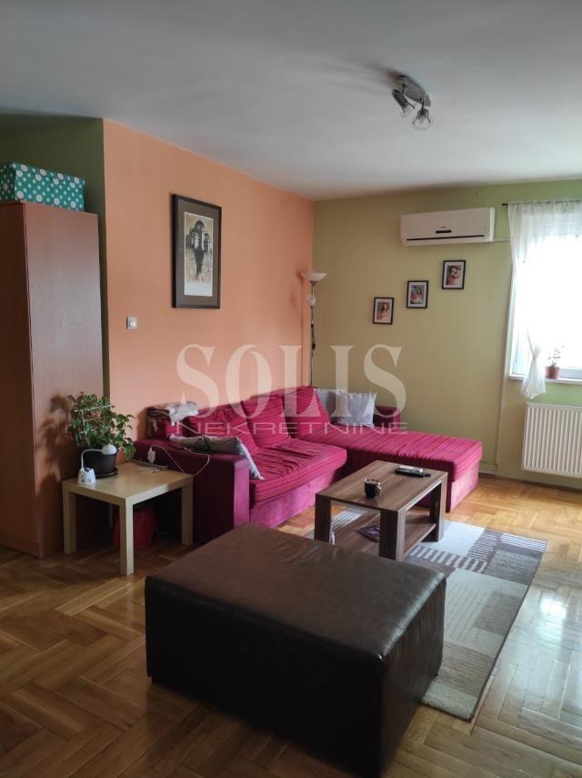 Novi Sad Socijalno 3-Zimmer Wohnung