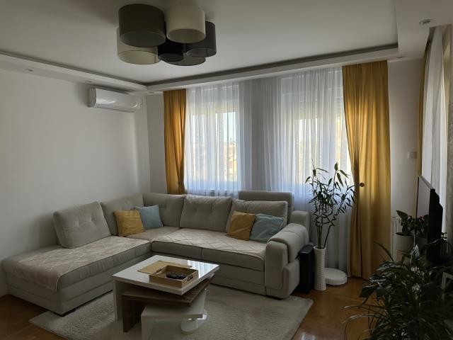 Novi Sad Somborski bulevar Two and a half-room apartment