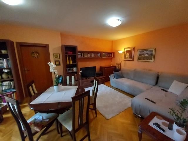 Novi Sad Nova Detelinara Four- room apartment