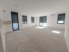 Stan, Višesoban<br>144 m<sup>2</sup>, Telep - severni