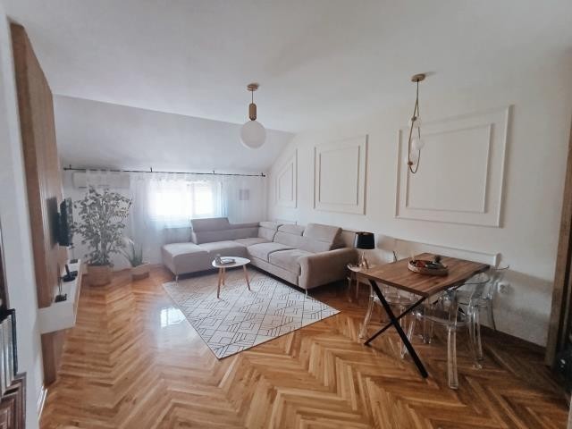 Novi Sad Novo naselje - Šarengrad Three-room apartment