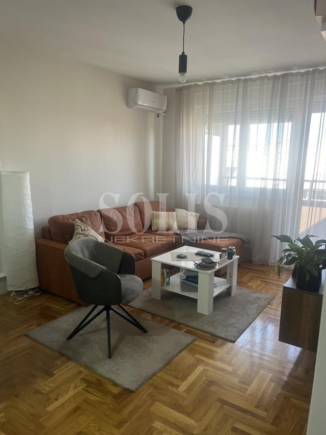 Novi Sad Salajka 1.5-Zimmer Wohnung