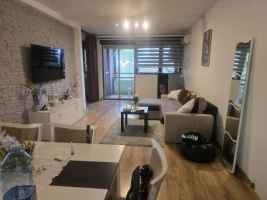 Stan, Troiposoban<br>72 m<sup>2</sup>, Pejton