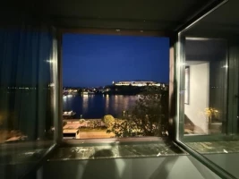 Stan, Jednosoban<br>65 m<sup>2</sup>, Kej