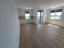 Stan, Četvorosoban<br>72 m<sup>2</sup>, Karagača