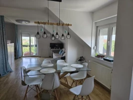 Stan, Četvorosoban<br>100 m<sup>2</sup>, Fešter