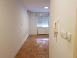 Wohnung, Garconniere<br>23 m<sup>2</sup>, Sajam