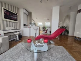 Stan, Četvorosoban<br>89 m<sup>2</sup>, Bulevar