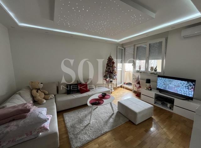 Novi Sad Nova Detelinara Garconniere