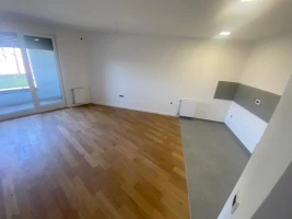 Apartment, Three-room apartment<br>73 m<sup>2</sup>, Somborski bulevar