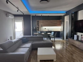 Stan, Četvorosoban<br>106 m<sup>2</sup>, Centar