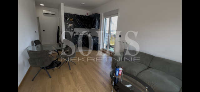 Novi Sad Sajam 4-Zimmer Wohnung